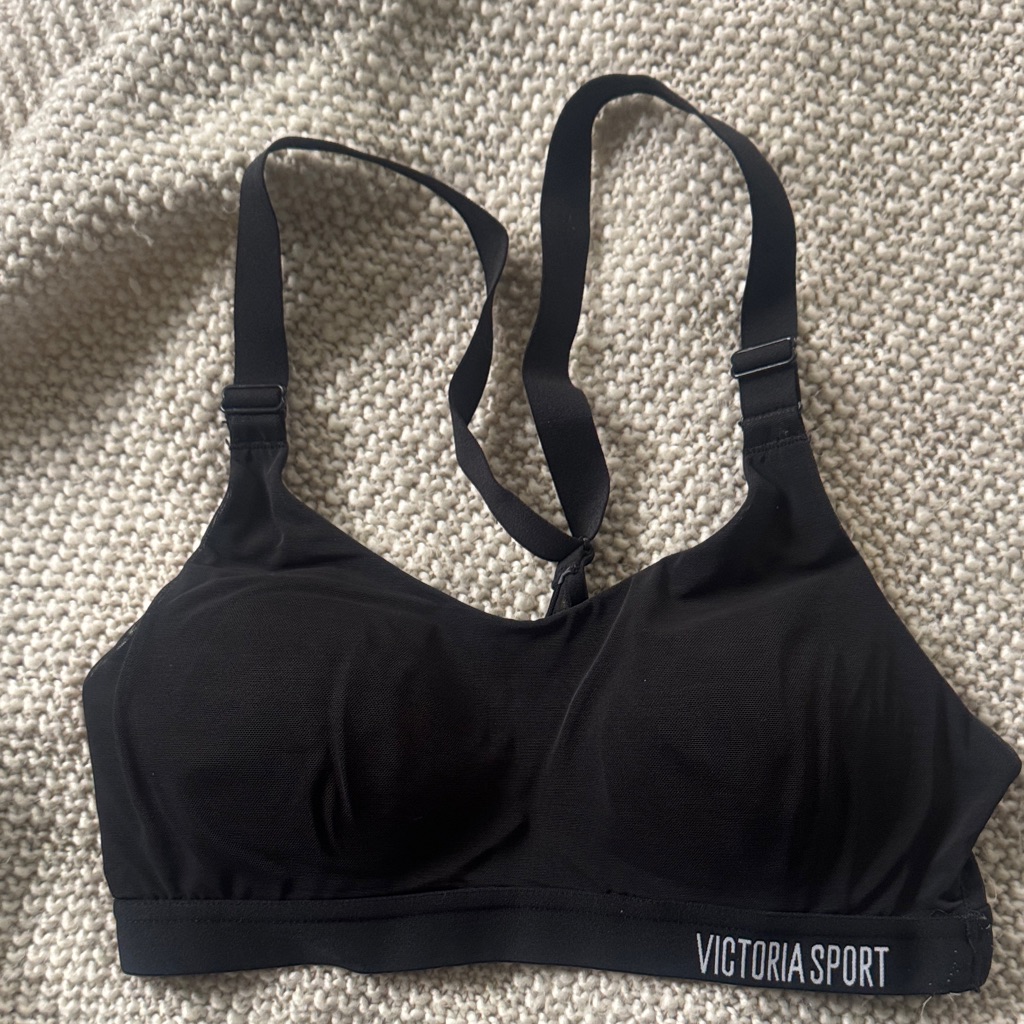 Black Victoria Sport Lightweight Padded Sports Bra